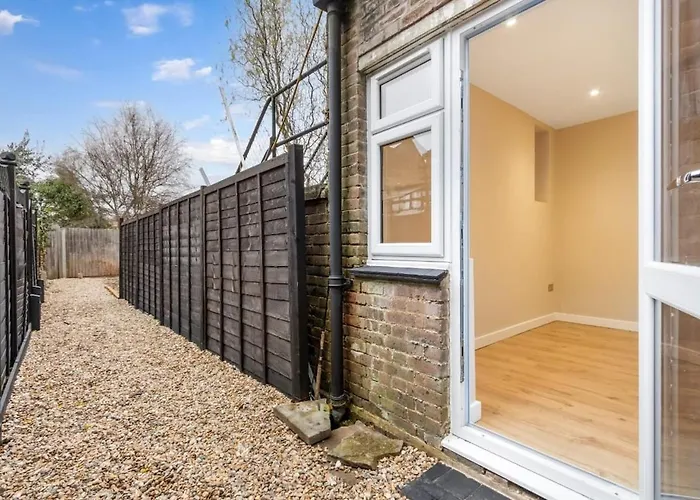 Luxury 2Br Gold Apartments