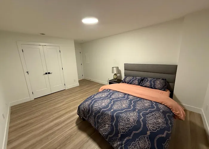Calm & Cozy Private Suite