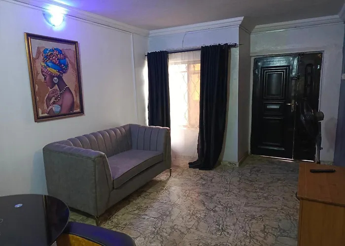 Houseproud Three Bedroom Apartment