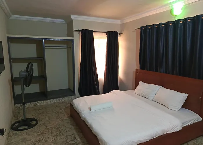 Houseproud Three Bedroom Apartment