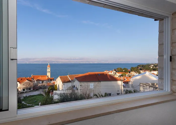Azuris - Modern Sea View Apartment, Steps From The Center And Beach