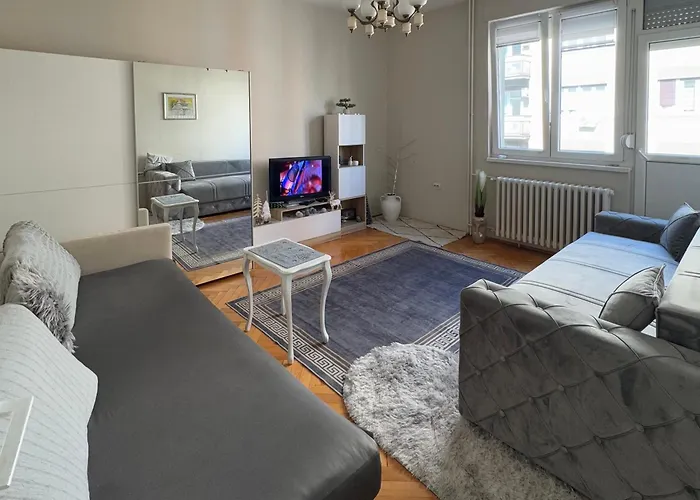 Square View Apartment