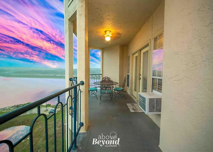 Sunset & Lake View On Island Retreat