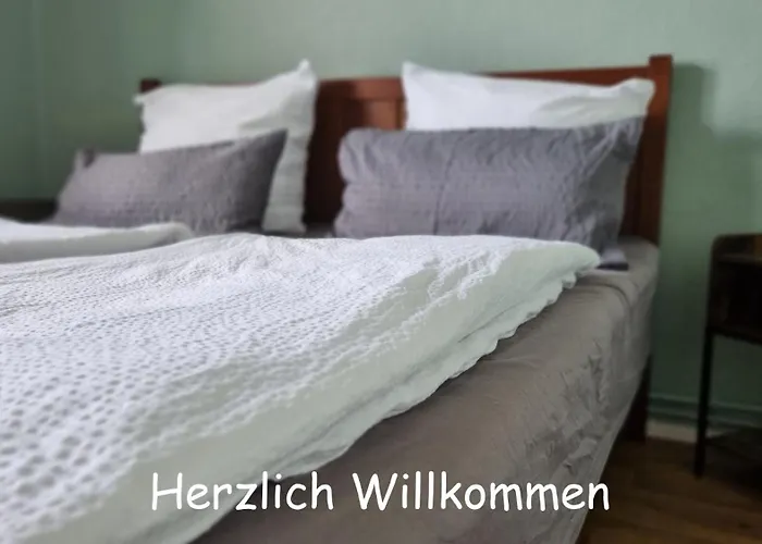 Design Apartment Mit Klimaanlage, Parkplatz, Netflix, Disney, Dominos Pizza, Wallbox, Bahnhof Falkensee 5Min - Berlin Hbf 23Min
