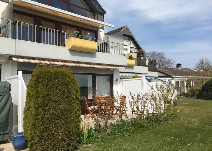 Strandnahe Ferienwohnung Mit Terrasse