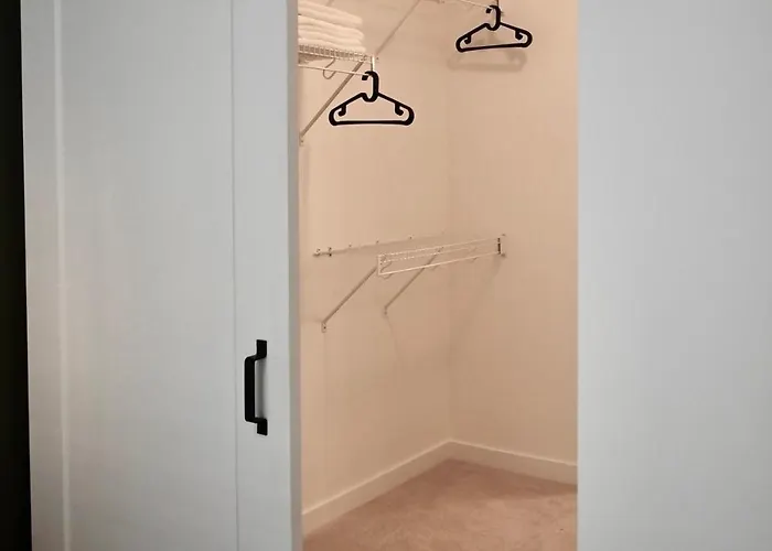 Stylish 2-Bedroom Condo - Premium Comfort, Central Location