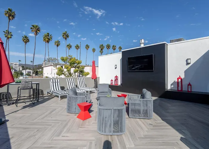 Hollywood Apartment Near Walk Of Fame