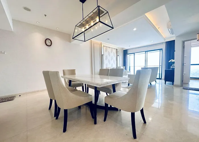 Lavish The Peak 2Br Apartment In Tunjungan Plaza 5 Surabaya City Centre By Le Ciel Hospitality