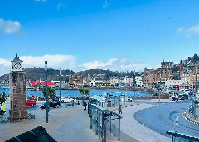 Kilmartin Court Apartments - No3 By The Sea & No2 With A View - Free Parking