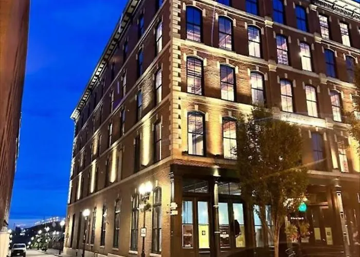 Brick & Bed Riverfront Lofts, Pc 202