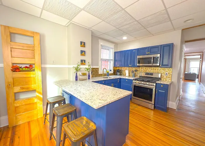 The Rustic Home Albany Ny - 3 Bedroom Private Second Floor Apartment
