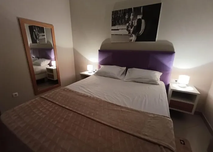 Elly Apartamentos