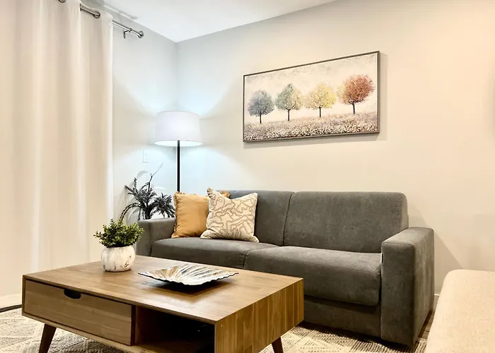 Mountain View Luxury Condo At Banff Entrance