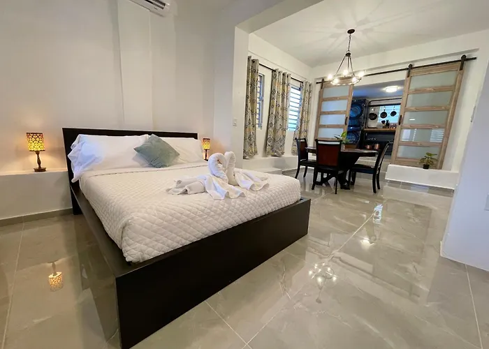Mont Residence Offering A Loft And 3 Bedroom Apartment Steps From The Ferry