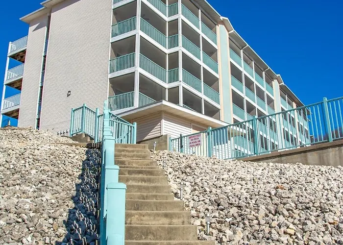 Lakefront Condo With Breathtaking View!
