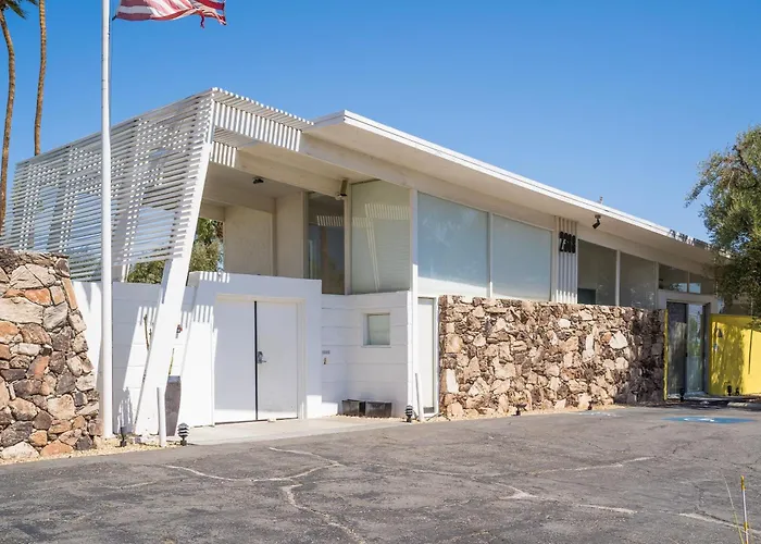 The Monkey Tree By Avantstay Mid-Century Modern Oasis With Pool