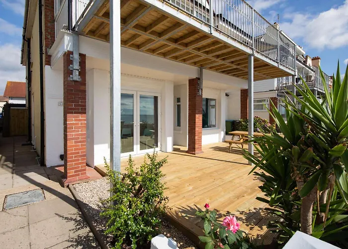 Absolute Beachfront With Decked Garden Oasis And Views