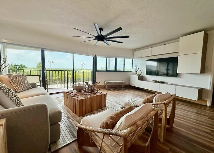 Villa Valbuena Gem Key Largo 2 Kings Marina Pickleball Tennis 3 Pools Remodeled 2025