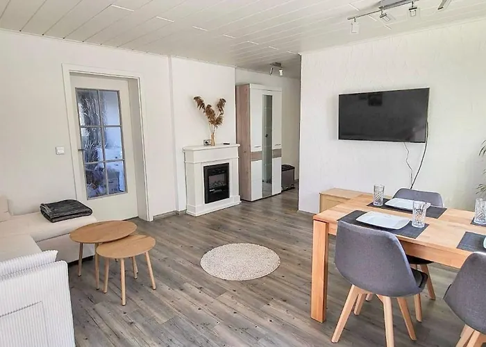 Ruhige Wohnung Mit Schoener Aussicht
