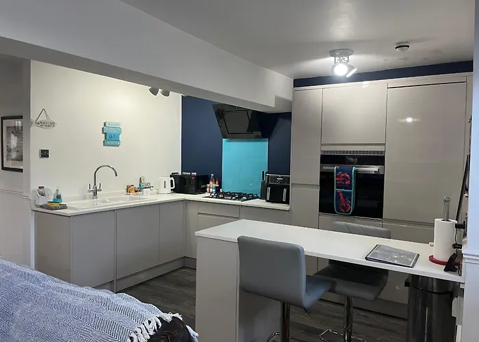 Dog Friendly Beach Apartment