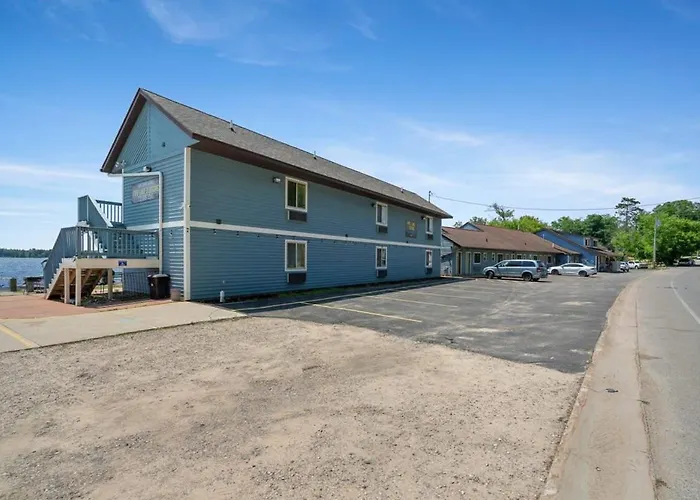 Fife Lake Lodge 2Br With Kitchen & Lake Views