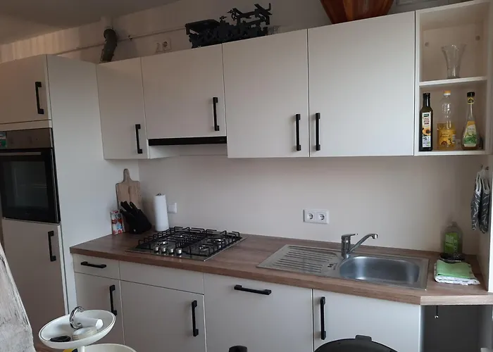 Charmantes, Helles City-Apartment - Nahe Hafen, Schloss & Altstadt