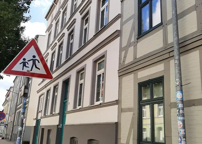 Charmantes, Helles City-Apartment - Nahe Hafen, Schloss & Altstadt