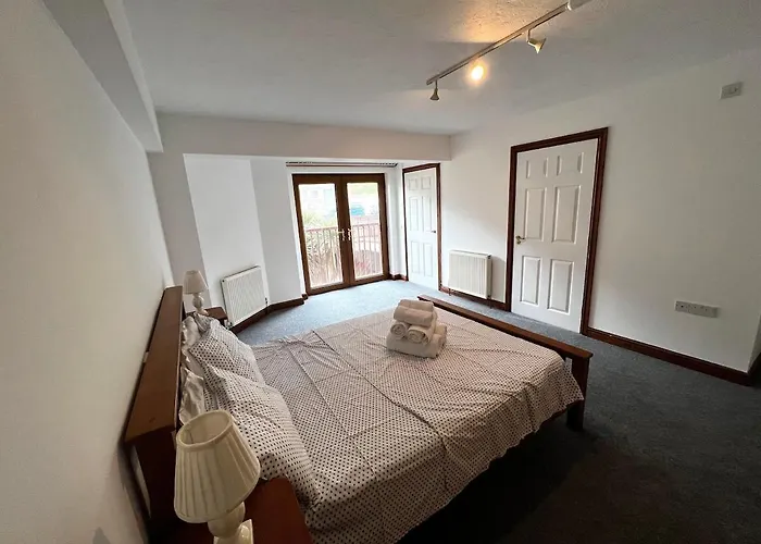 Westward Ho! Oceanview Getaway With Parking