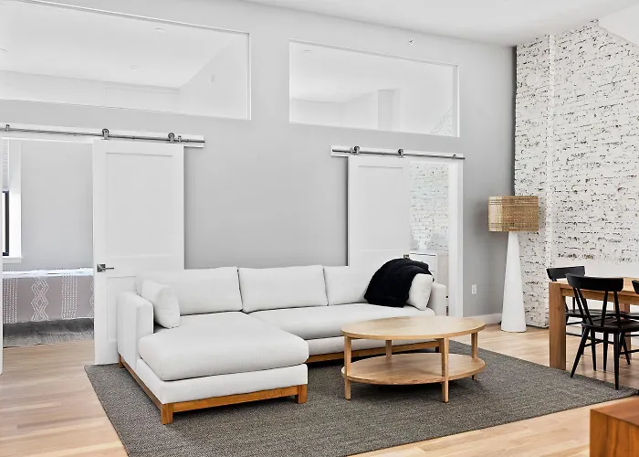 Old Port Brick Loft, Walk To Dining & Waterfront