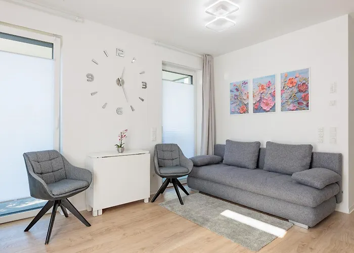 Modernes Apartment Mit Terrasse & Garten, Parkplatz & 24H Self-Check-In