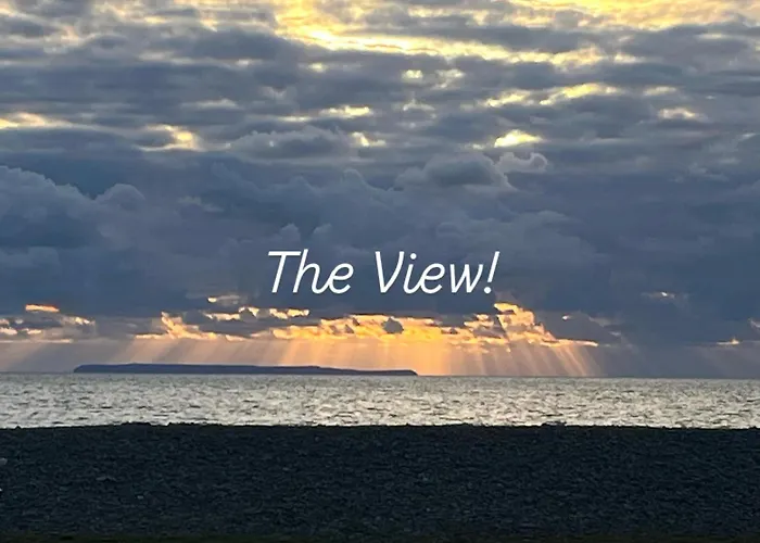 Sea Views And Stunning Sunsets! Fantastic Location
