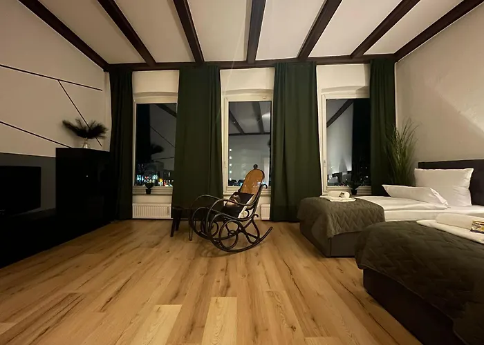 Zentrale Ferienwohnung Mit Blick Auf Den See Inklusive Parkplatz Und Internet Geschaeftsreisende Willkommen