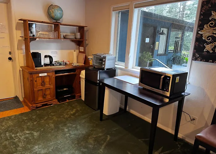 Ravens Nest Tranquil Forest Suite 5 Min To Downtown Arcata With Stunning Redwood Views