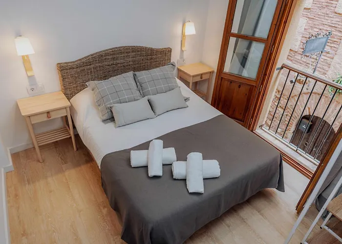 Apartamentos Destino Alquézar