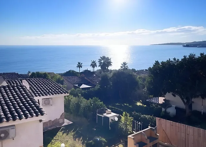 Paradise Flat 48-49 - View, Garden & Parking - 200M Beach
