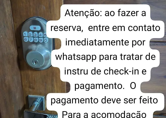 Flat na área central de Valadares Com AR garagem wifi cozinha completa para grupos ou casais