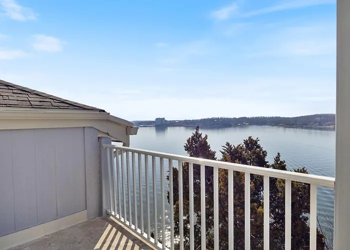 3 Bed 3 Bath - Lakefront - Boat Dock - Seasonal Pool - Regatta Bay Condo