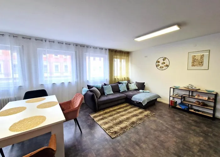Zentrale Wohnung In Goeppingen, Bahnhof Fusslaeufig Erreichbar