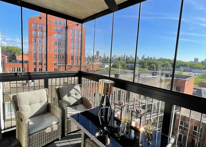 Beautiful Luxury Apartment With Skyline