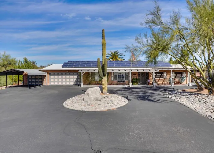 Walkable Studio W/ Patio In Tucson!