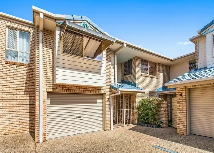 Mcnaughton Townhouse