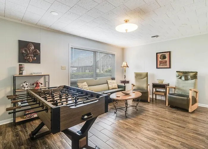 Hot Spot Near Cajun Dome And Moncus Park Sleeps 8