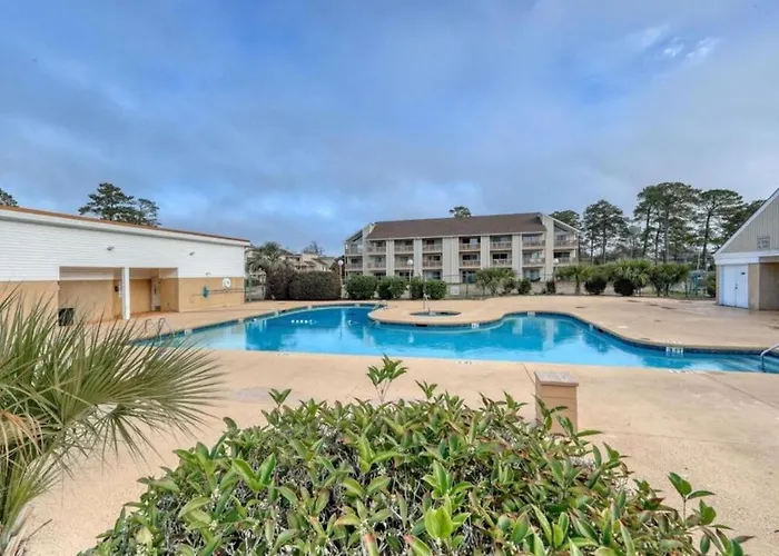 Bay Tree Lovely One Bedroom Condo