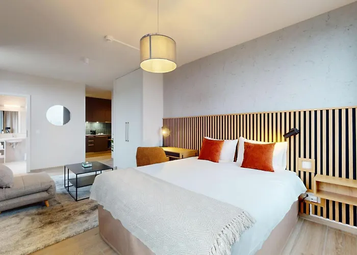 Nonanteneuf Appart Hotel Geneve Etang - Airport - Contactless Check-In