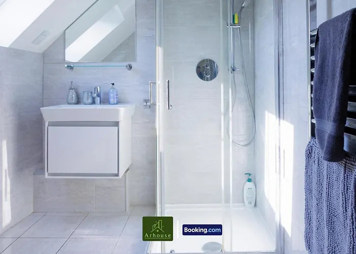 One Bedroom Apartment By Arhouse Apartments Short Lets & Serviced Accommodation Kingston With Free Wifi