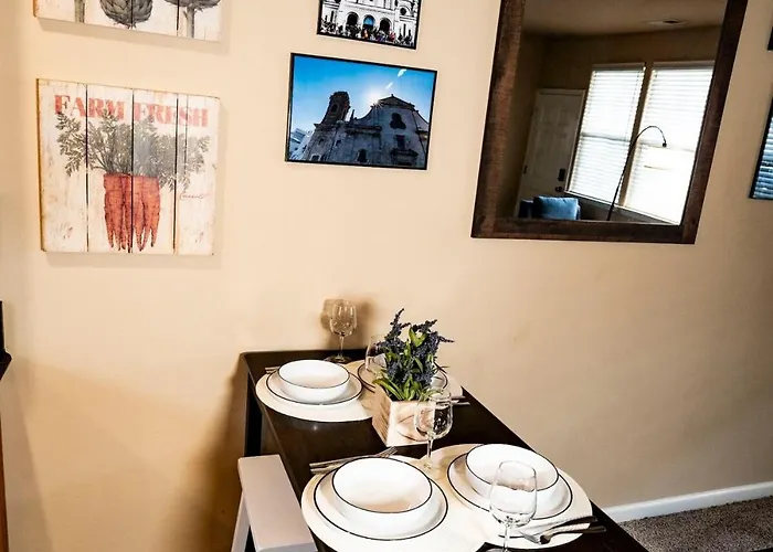 Eat-Sleep-Stroll-Repeat! Walkable Midtown 2Br Home