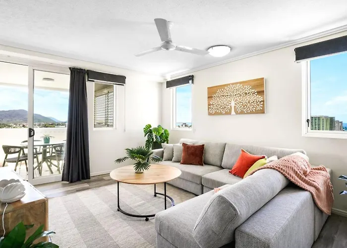 Cairns Central Apartment 1011