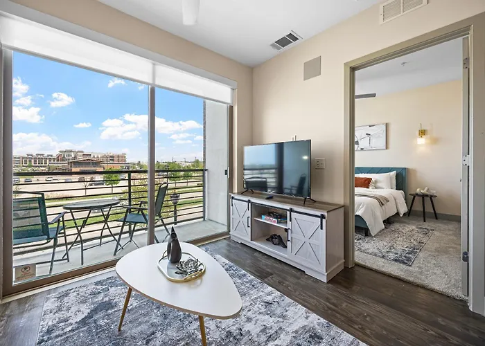 Stylish 1Br Retreat With Pool & Gym