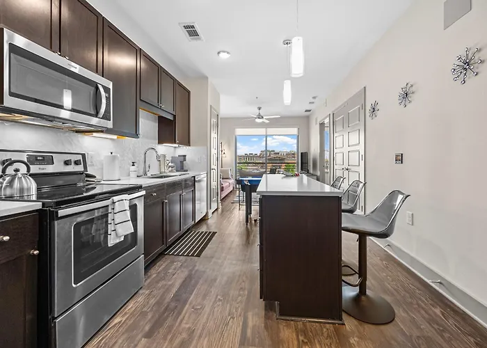 Stylish 1Br Retreat With Pool & Gym