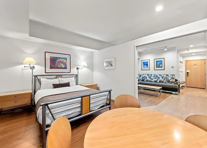 Palisades Tahoe Lodge Rentals Studio #109